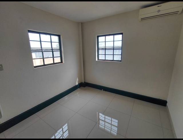 240M² OFFICE TO LET IN HALFWAY HOUSE